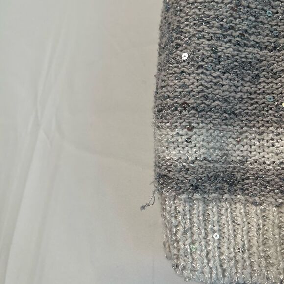 American Rag Gray Knit Sweater with Sparkles - size M - Picture 9 of 12